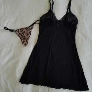 Victoria's Secret 2-PC Set Black Lace Babydoll with Leapord V-String Thong S